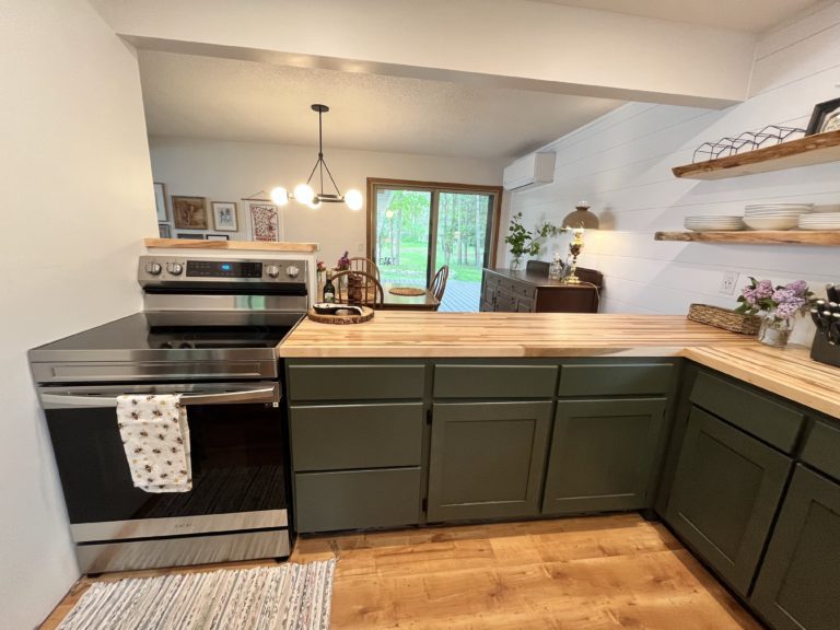 Spacious kitchen open to dining room