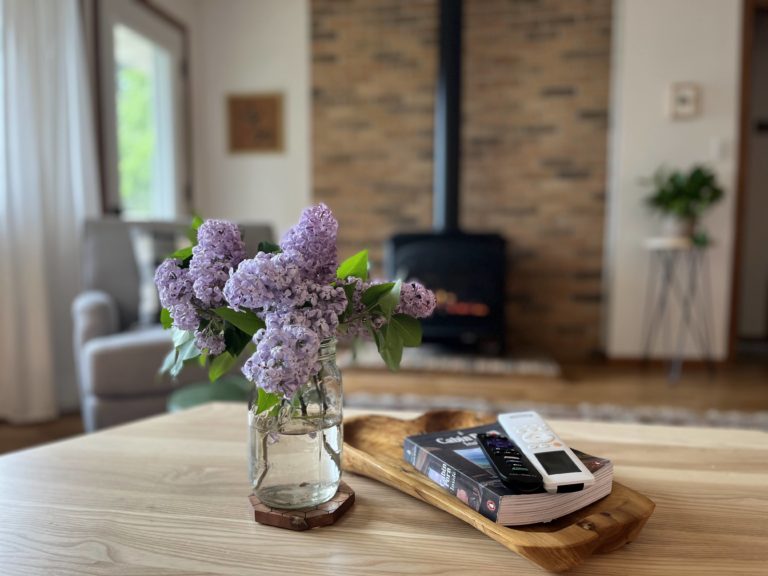 living room coffee table flowers